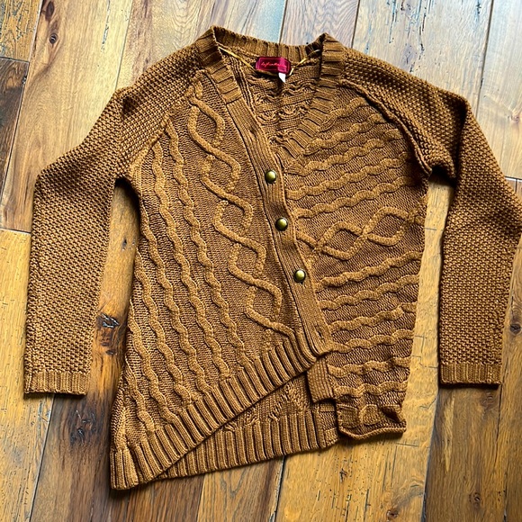 Asymmetrical Sweater Cardigan - Picture 2 of 6